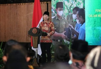 Bupati Trenggalek, Mochamad Nur Arifin, saat menghadiri sosialiasi pengembangan ruang terbuka hijau dalam mendukung program Kampung Pro Iklim (Proklim), di Pendapa Manggala Praja Nugraha, Kamis (14/7/2022).