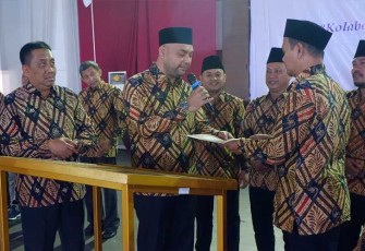 Anggota DPRD Jawa Timur dua periode, Abdul Halim saat resmi dilantik sebagai Ketua Umum Pengurus Pusat Ikatan Alumni Universitas Trunojoyo Madura (IKA-UTM) Periode 2022-2026, Minggu (18/12/2022). 