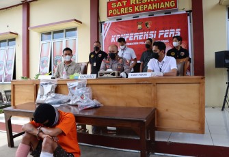 Tersangka saat diamankan