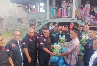 Ketua DPP PAS Akhyarkamil saat Pimpin Langsung Serah Terima Bantuan Banjir di 2 Kabupaten 