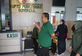 Bupati Blora Arief Rohman ketika melakukan kunjungan ke Puskesmas Sonokidul, Kunduran.