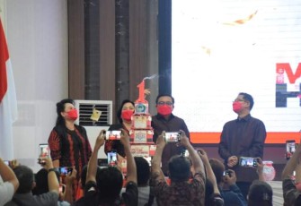Peringatan setahun kepemimpinan Maurits-Hengky di ruang SH. Sarundajang, Jumat (1/4/22).