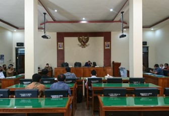 Situasi audensi Komisi II DPRD Kabupaten Trenggalek bersama warga