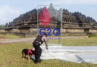 Tim Khusus Jibom saat lakukan pemeriksaan disejumlah titik