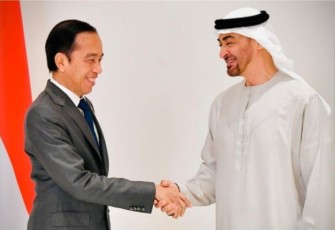Presiden Jokowi saat Bertemu Presiden Persatuan Emirat Arab Sheikh Mohamed bin Zayed bin Sultan Al Nahyan di Istana Al Shatie, Abu Dhabi. Foto: twitter@Jokowi