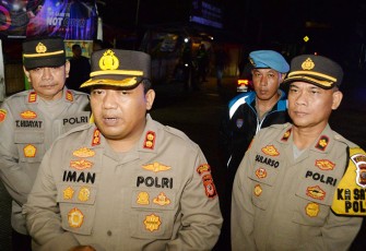 Kapolres Bogor AKBP Iman Imanuddin saat turut patroli malam