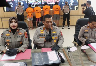 Kapolres Bogor AKBP Dr. Iman Imanuddin S.H., S.I.K., S.H saat konferensi pers, Selasa (8/11).