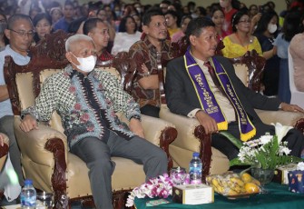 Bupati Asahan saat Hadiri Perayaan Natal Oikumene