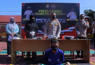 Ekspos tersangka dan barang bukti Polres Rejang Lebong