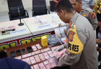 Pemeriksaan barang bukti UPAL