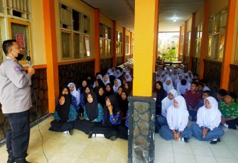 Satbinmas Polres RL saat 'Police Goes To School'