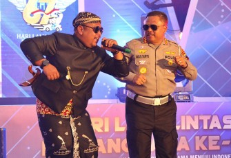 Lantunan Abah Lala saat Goyang HUT Lalu Lintas di Mapolda Jateng