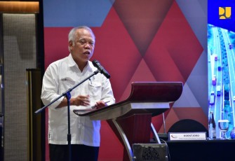 Menteri Pekerjaan Umum dan Perumahan Rakyat (PUPR) menghadiri Rapat Anggota Tahunan Asosiasi Jalan Tol Indonesia (ATI) Tahun 2023 dengan tema "Pengusahaan Bisnis Jalan Tol Berkelanjutan" di Hotel Ayana Midplaza, Jakarta, Kamis (16/11/2023)