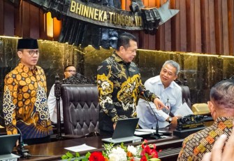 Bamsoet saat melakukan gladi bersih Sidang Tahunan MPR RI Tahun 2023, di Gedung Nusantara MPR RI, Jakarta, Selasa (15/8/23).