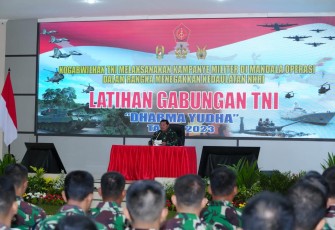 Panglima TNI Laksamana TNI Yudo Margono, S.E., M.M saat buka Gladi Posko pada Latihan Gabungan TNI Tahun 2023