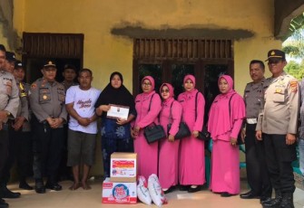 Polsek Padang Bolak Anjangsana Ke Personel Yang Sakit Menahun