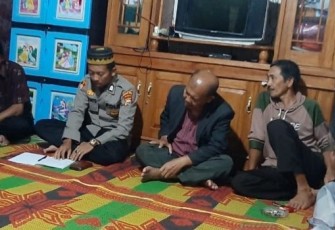 Personil Polsek Batik Nau Hadiri Rapat Pembahasan Pengaktifan Pos Ronda