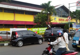 Tampak depan Pasar Depok Jaya, Jawa Barat. (Foto: Jabarnews) 