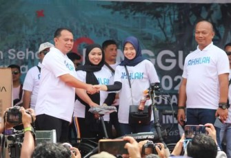 Bupati Labuhanbatu saat Apresiasi Jalan Sehat BUMN