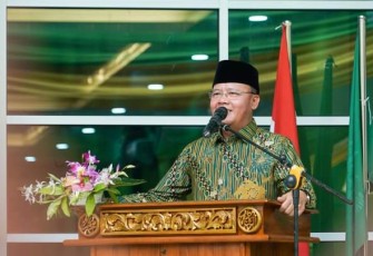 Gubernur Bengkulu Rohidin Mersyah saat memberikan sambutan di Komplek Kampus Universitas Muhammadiyah Bengkulu (UMB), Kamis (09/03).