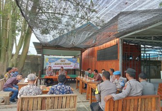 Jum'at Curhat, di Cafe NOA Dusun III Alai Desa Kuala Tanjung Kec. Sei Suka Kab. Batu Bara. Jumat(20/02/2023).