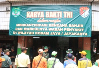 Danrem 052/Wkr Dampingi Pangdam Jaya Dalam Kegiatan Karya Bakti di PD Pasar Grogol