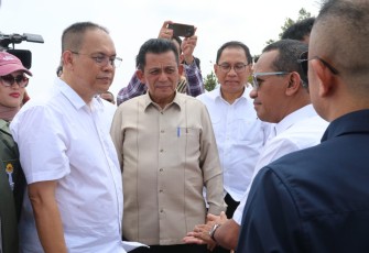 Gubernur Ansar saat Dampingi Menteri Bahlil Tinjau Kawasan Rempang Batam