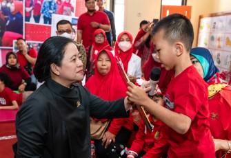 Puan saat dengar pembacaan Puisi dari Anak Berkebutuhan Khusus