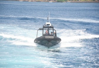 Guna mengantisipasi berbagai potensi gangguan keamanan saat memasuki masa libur Natal dan Tahun Baru (Nataru) 2024, TNI Angkatan Laut (TNI AL) dalam hal ini Lanal Banyuwangi secara intensif meningkatkan pengamanan di wilayah Selat Bali dalam bentuk patroli
