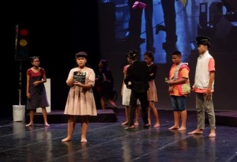 Pementasan drama anak berbahasa Jawa yang digelar Sanggar Pasinaon Pelangi, beberapa waktu lalu.