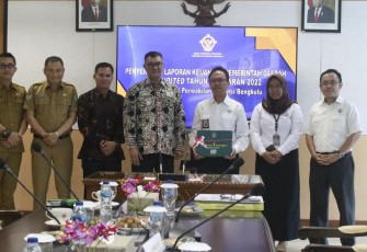 Pj Bupati Bengkulu Tengah Serahkan Laporan Keuangan Tahun 2022 ke BPK RI Bengkulu 