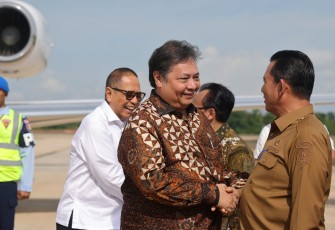 Gubernur Ansar Dampingi Menko Airlangga Hartarto Resmikan 6 Perusahaan Baru di Batam 