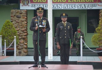 Dandim 1710/Mimika Letkol Inf Dedy Dwi Cahyadi melaksanakan upacara perigatan hari lahir Pancasila ke-78