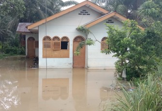 Kondisi banjir rendam rumah warga