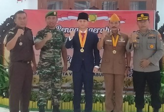 Bupati Arifin Dapat Anugerah Bintang Lagiun Veteran RI