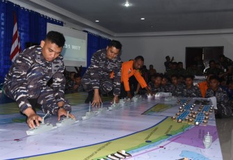 Satgas GT Demo Sail Teluk Cenderawasih-23 saat Gelar TFG didepan Asops Kasal