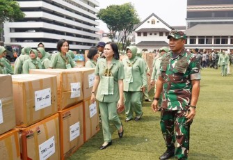 Pangdam Jaya saat Hadiri Acara Penyerahan Bantuan Kemanusiaan dari TNI AD Untuk Masyarakat Palestina