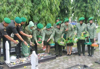 pacara Ziarah Nasional digelar dengan hikmat di TMP Ksatria Ksetra Siguntang, Jl. Jend. Sudirman, Kel. Pahlawan, Kec. Kemuning, Kota Palembang. Acara ini diselenggarakan sebagai bentuk penghormatan dan peringatan terhadap Hari Juang Kartika TNI-AD ke 78, H.U.T KODAM II/Swj, dan H.U.T KOWAD ke-62 tahun 2023, pada Kamis tanggal 14 November 2023, pukul 07.00 WIB