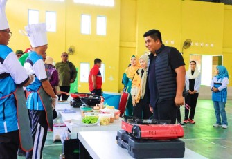 Bupati Roby saatg Ikuti Germas Sekaligus Peringatan Hari Ibu di Wilayah Kecamatan Telok Sebong