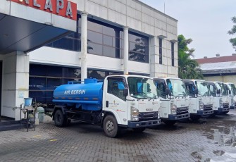  5 unit truk tangki
