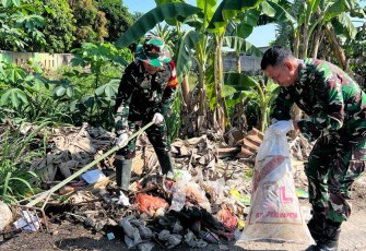 Koramil 0602-06/Kramatwatu Kodim 0602/Serang melaksanakan kegiatan Karya Bakti (Karbak)  pembersihan sampah dan penanaman pohon, bersama Pemerintah Daerah Kecamatan dan Polsek Kramatwatu dan masyarakat setempat, dalam rangka menyambut Hari Juang TNI AD yang Ke-78 Tahun 2023, bertempat di Kampung Cigodang Desa Harjatani, Kecamatan Kramatwatu Kabupaten Serang Provinsi Banten, Kamis (14/12/2023)