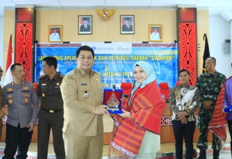 Bupati Samosir Launching Aplikasi Pajak dan Retribusi Daerah SIADAPARI