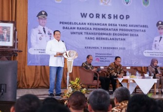 Ketua MPR RI sekaligus Wakil Ketua Umum Partai Golkar Bambang Soesatyo  dalam Workshop 'Pengelolaan Keuangan Desa yang Akuntabel dalam Rangka Peningkatan Produktivitas untuk Transformasi Ekonomi Desa yang Berkelanjutan' yang diselenggarakan Badan Pengawasan Keuangan dan Pembangunan (BPKP) di Kebumen, Kamis (7/12).