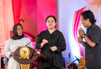 Puan bersama komunitas seniman yang terdiri dari seniman campursari, dalang dan penari dilaksanakan di Kebun Raya Indrokilo, Kabupaten Boyolali, Jawa Tengah pada Minggu (3/12/2023).
