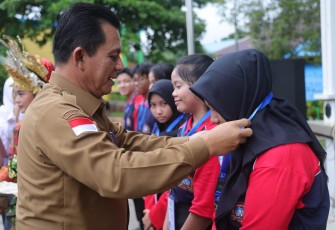 Gubernur Kepri H Ansar Ahmad  