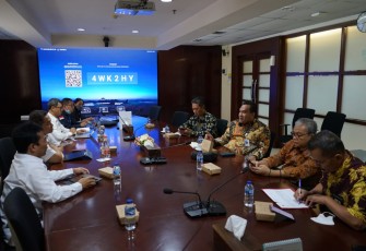 Bupati Blora Arief Rohman dan jajarannya saat mendatangi kantor BPSDM ESDM di Jakarta untuk meminta dukungan pembangunan Cepu Raya.