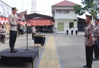 Kapolres Tapanuli Selatan (Tapsel), AKBP Imam Zamroni, SIK, MH, memimpin Upacara serah terima jabatan (Sertijab) dan pelantikan Kapolsek Sipirok dari pejabat lama, AKP Ismaya, ke yang baru, Iptu Penggar Marinus Siboro, Senin (24/7/2023)