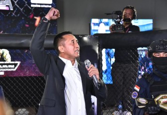 Komandan Korps Marinir (Dankormar) Letjen TNI (Mar) Nur Alamsyah saat menutup kegiatan Dankormar Fighting Championship "Tarungga Competition". 