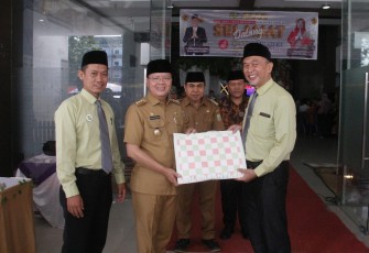 Gubernur Rohidin Apresiasi Karya Murid SDIT di Bidang Literasi Digital