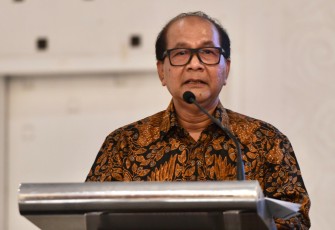  Sekretaris Kementerian Koperasi dan UKM Arif Rahman Hakim 